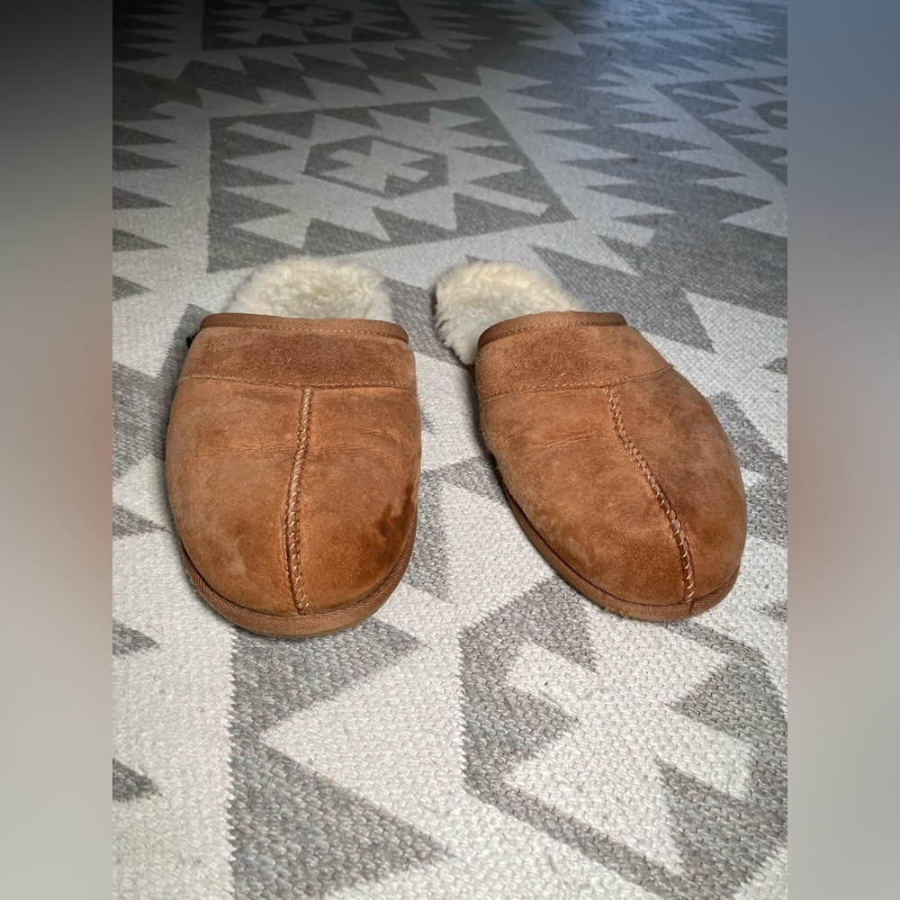 Men’s Size 9 Ugg Slippers
